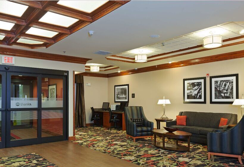 Отель Hampton Inn Elkton