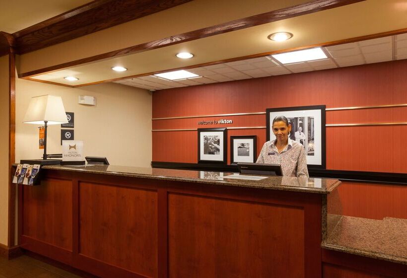Отель Hampton Inn Elkton