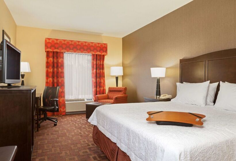 Отель Hampton Inn Elkton