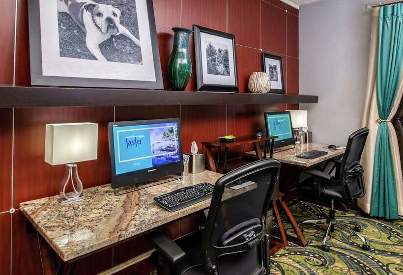 호텔 Hampton Inn Eugene