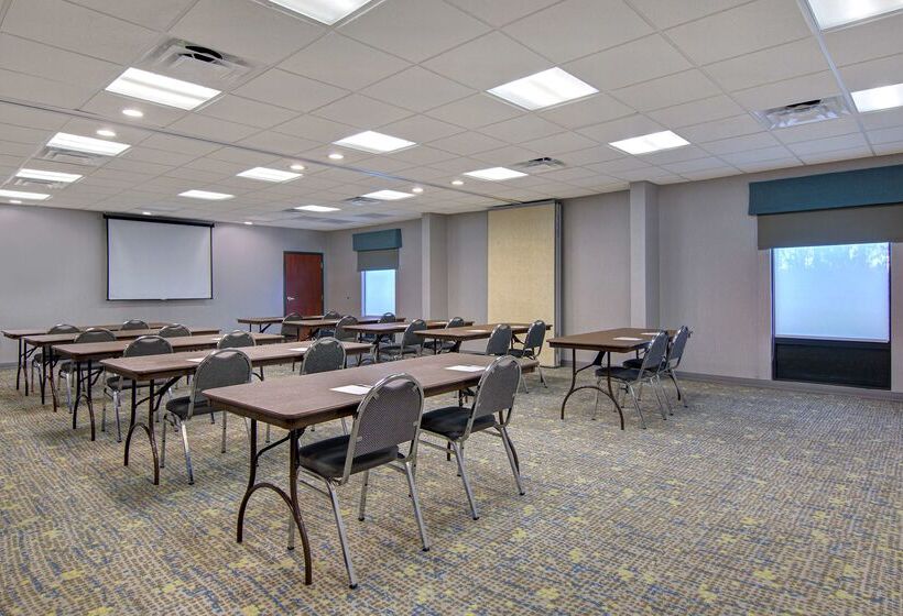 فندق Hampton Inn Fayetteville