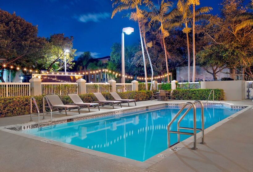 فندق Hampton Inn Ft. Lauderdale Airport North Cruise Port