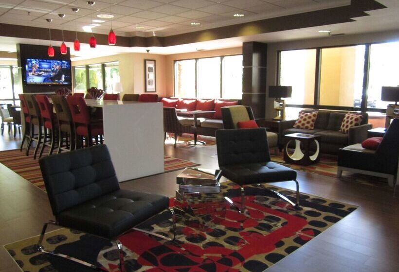 בית מלון כפרי Hampton Inn Fort Myers Airport & I 75