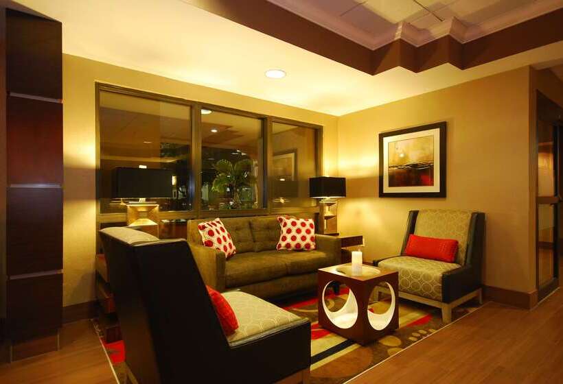 酒店 Hampton Inn Fort Myers Airport & I 75