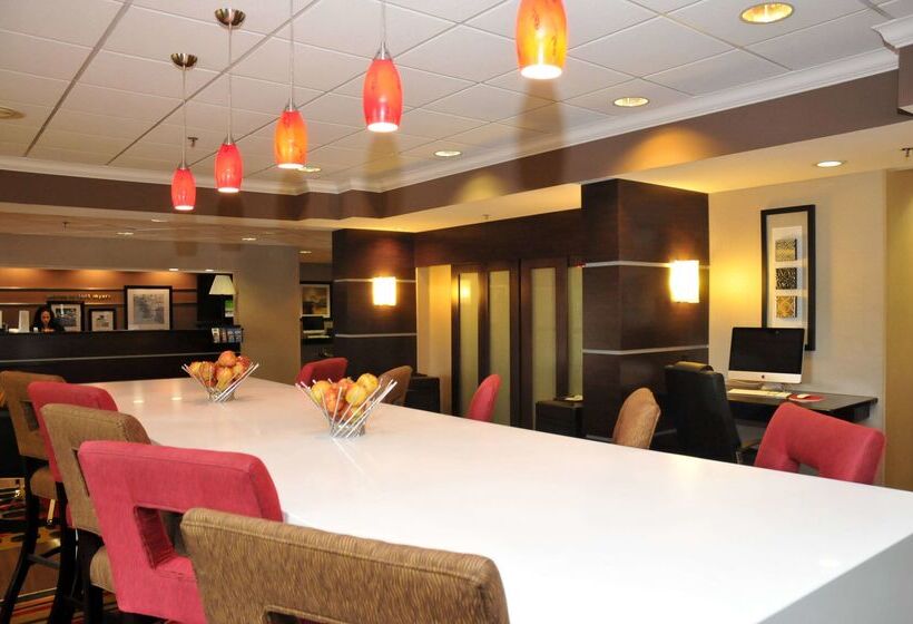 酒店 Hampton Inn Fort Myers Airport & I 75