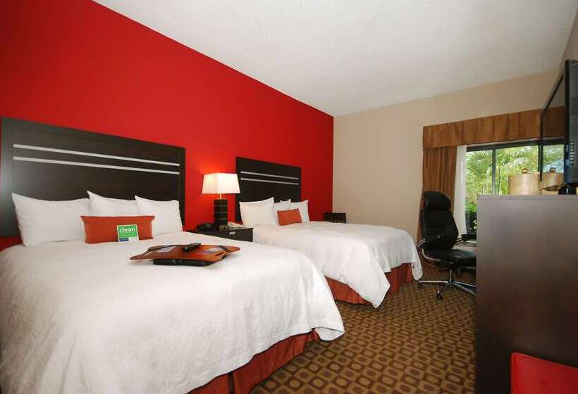 בית מלון כפרי Hampton Inn Fort Myers Airport & I 75