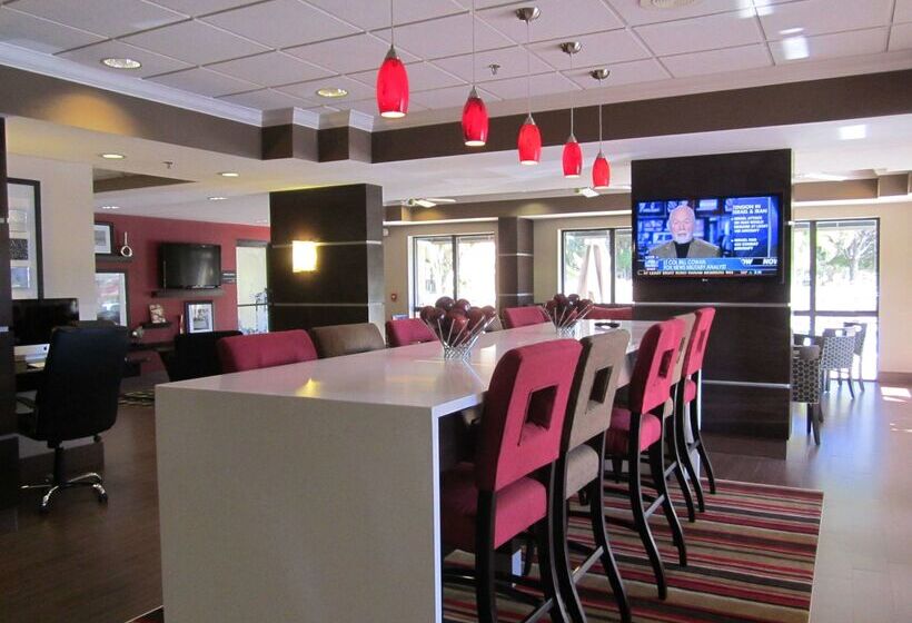 酒店 Hampton Inn Fort Myers Airport & I 75