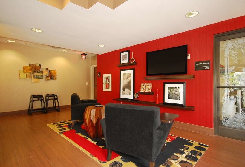 酒店 Hampton Inn Fort Myers Airport & I 75