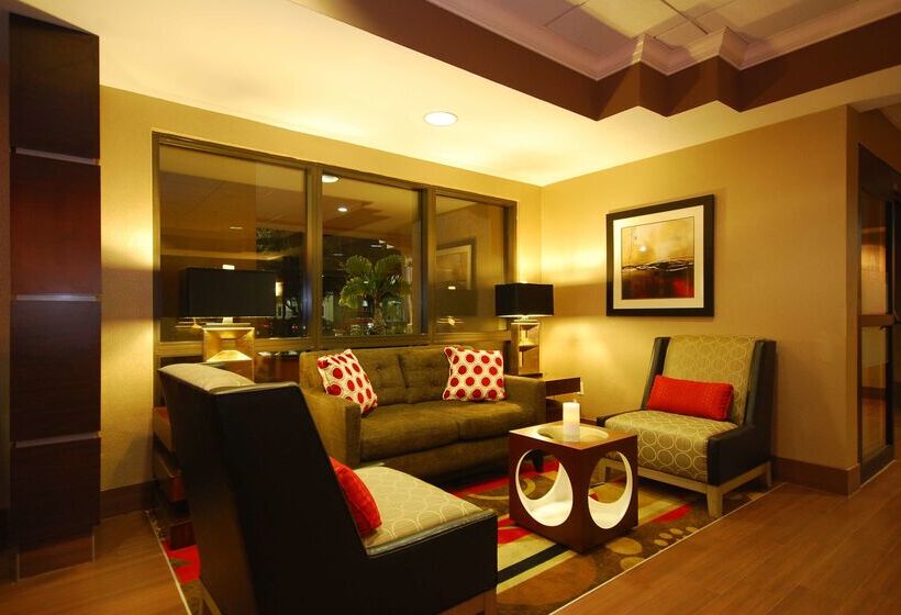 酒店 Hampton Inn Fort Myers Airport & I 75