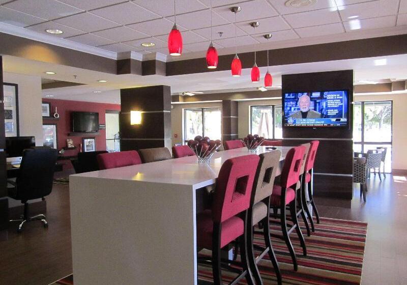 酒店 Hampton Inn Fort Myers Airport & I 75