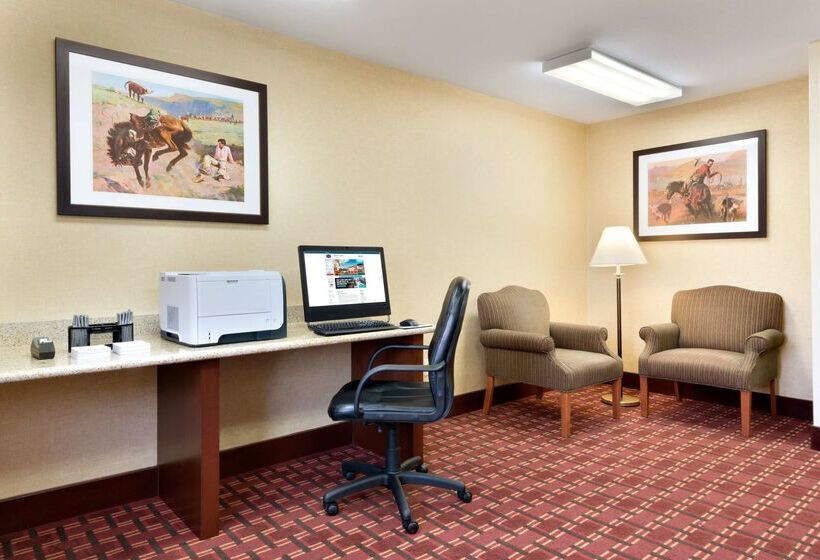 فندق Summit Suites