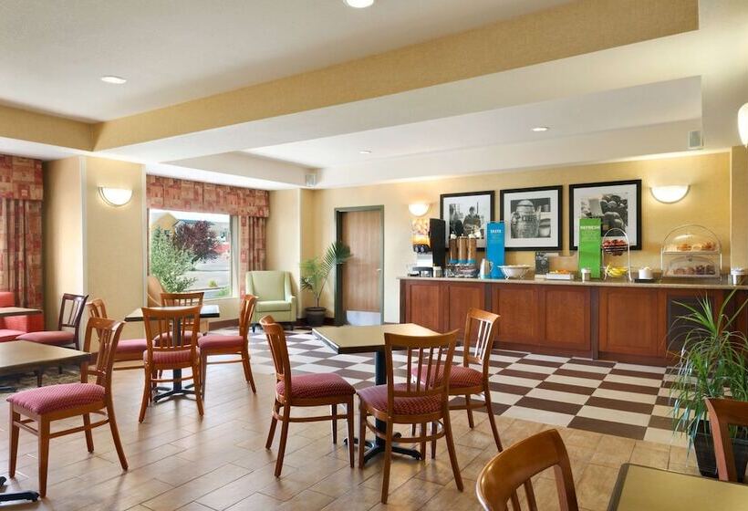 فندق Summit Suites