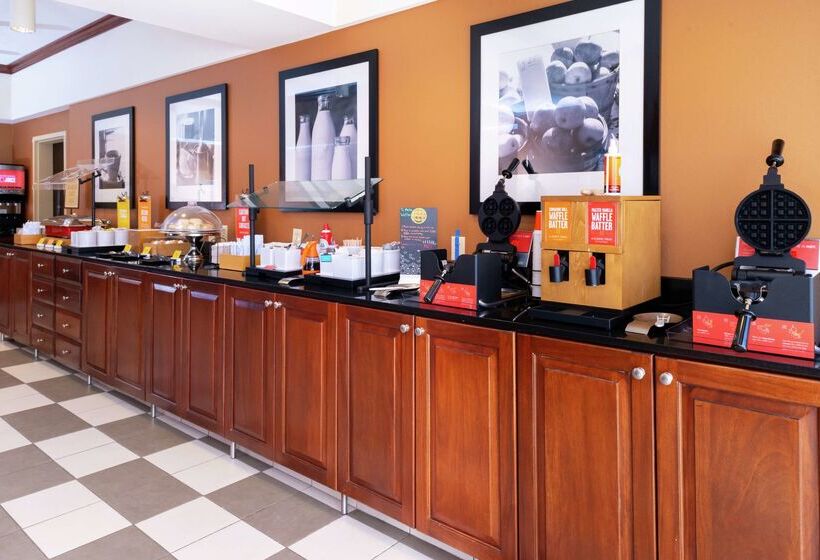 Отель Hampton Inn Greensboro Airport