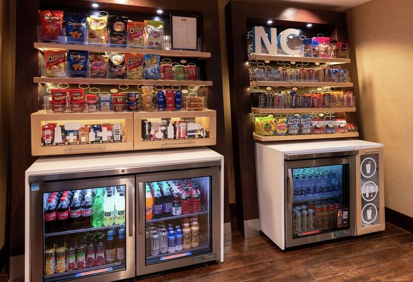 Отель Hampton Inn Greensboro Airport