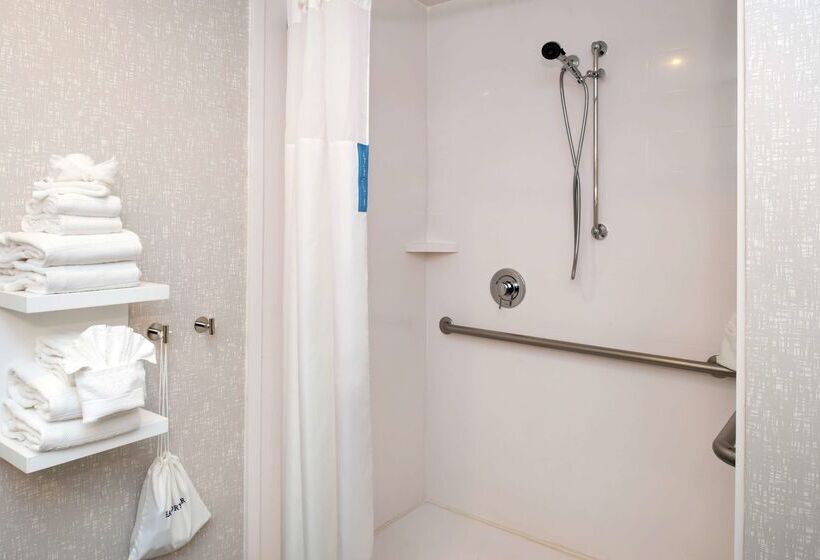 Отель Hampton Inn Greensboro Airport