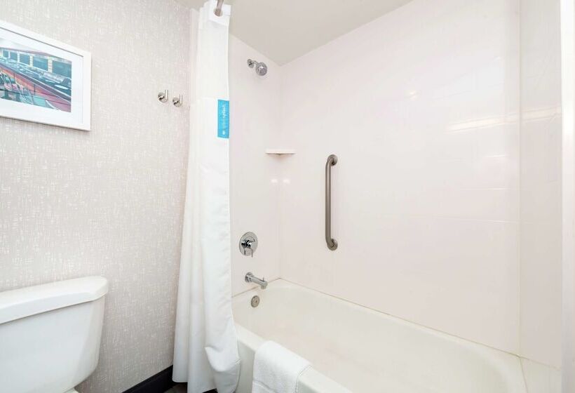 Отель Hampton Inn Greensboro Airport