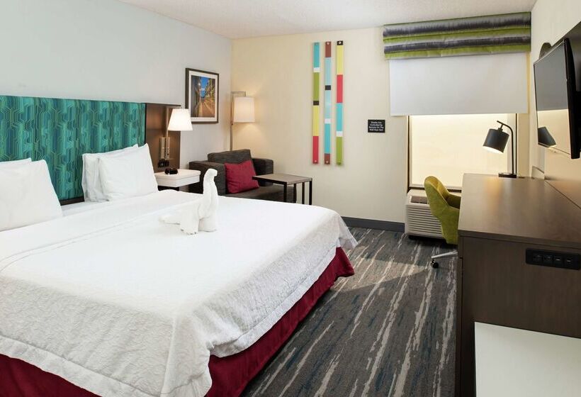 Отель Hampton Inn Greensboro Airport