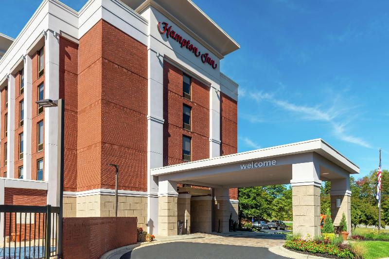 هتل Hampton Inn Greensboro Airport