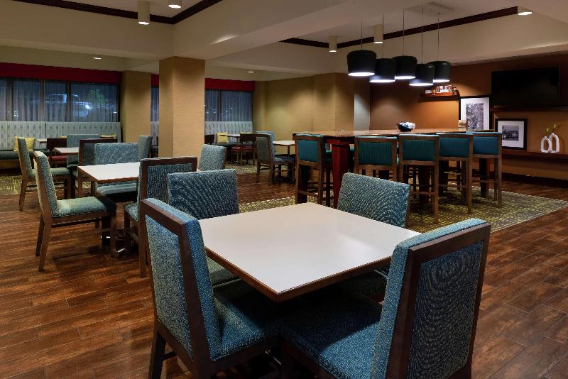 Отель Hampton Inn Greensboro Airport