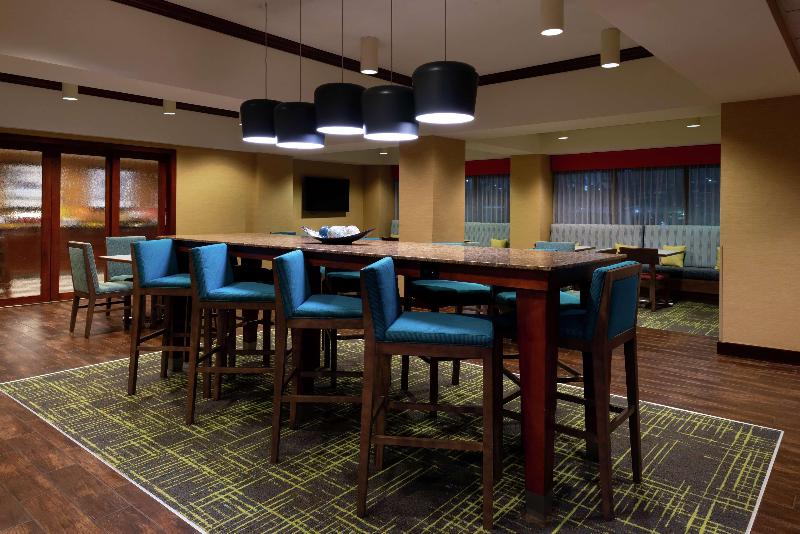 Отель Hampton Inn Greensboro Airport