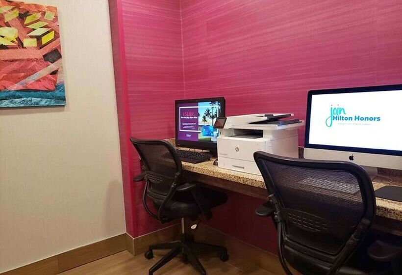 فندق Hampton Inn Greensburg