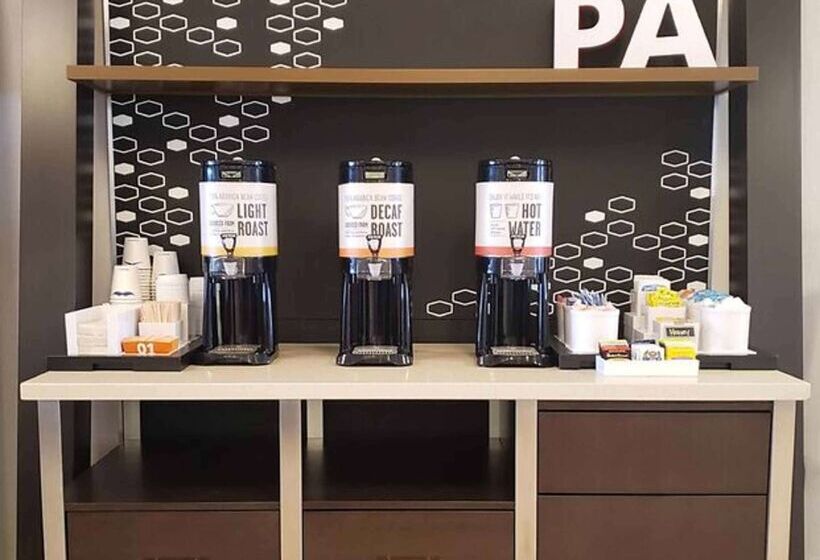 فندق Hampton Inn Greensburg