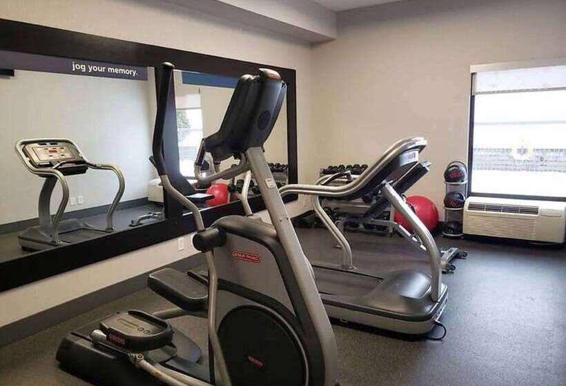 فندق Hampton Inn Greensburg