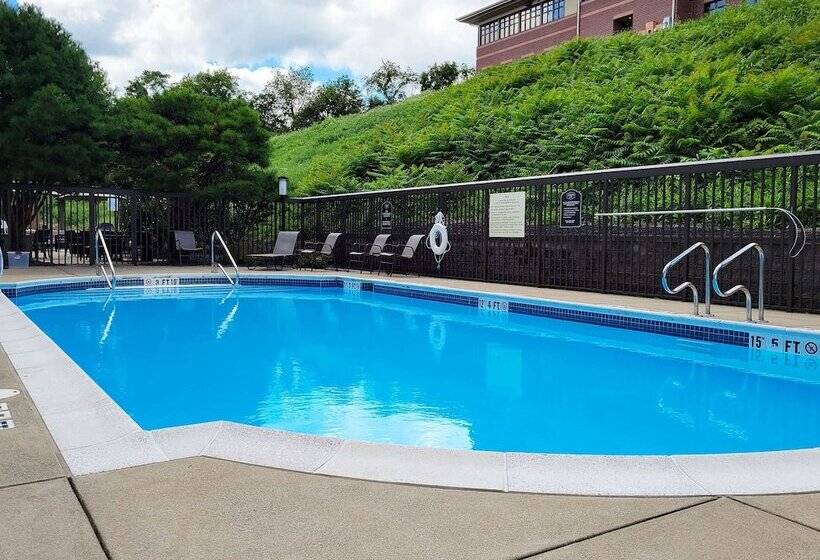 فندق Hampton Inn Greensburg