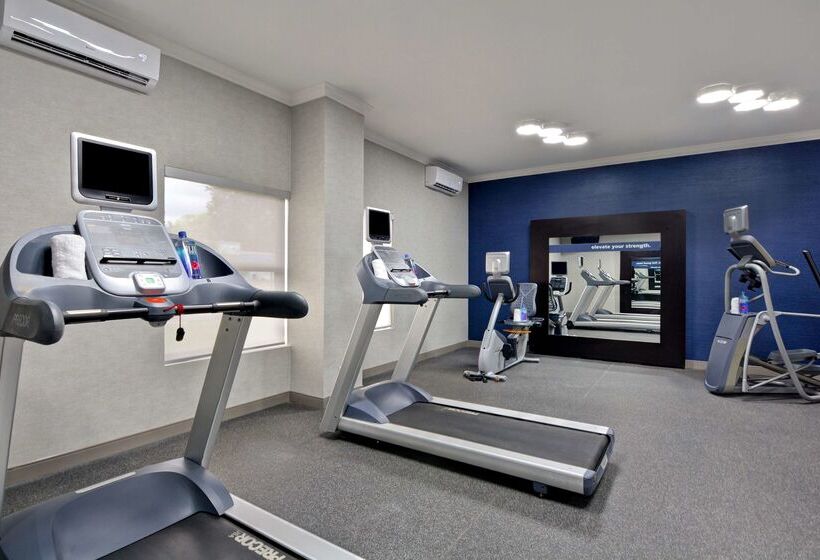 فندق Hampton Inn Greenwood