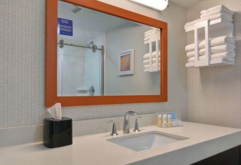 فندق Hampton Inn Greenwood