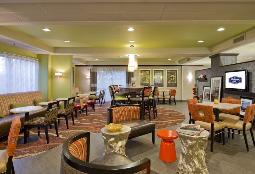 فندق Hampton Inn Greenwood