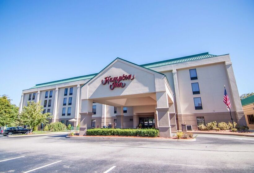 هتل Hampton Inn Groton
