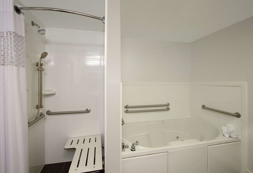 فندق Hampton Inn Hagerstown I 81