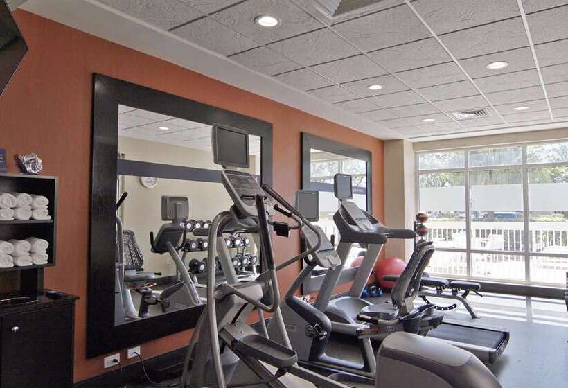 فندق Hampton Inn By Hilton Hallandale Beach Aventura