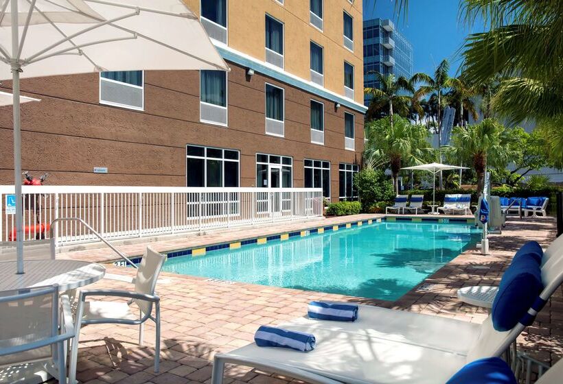 فندق Hampton Inn By Hilton Hallandale Beach Aventura