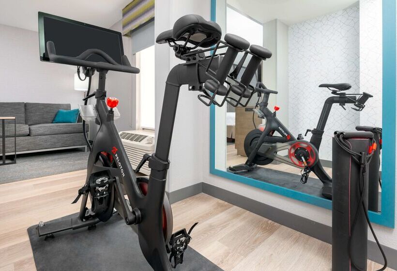 هتل Hampton Inn Hartford/airport