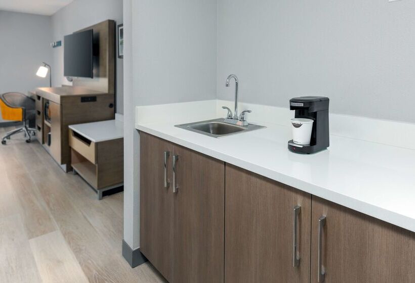 هتل Hampton Inn Hartford/airport