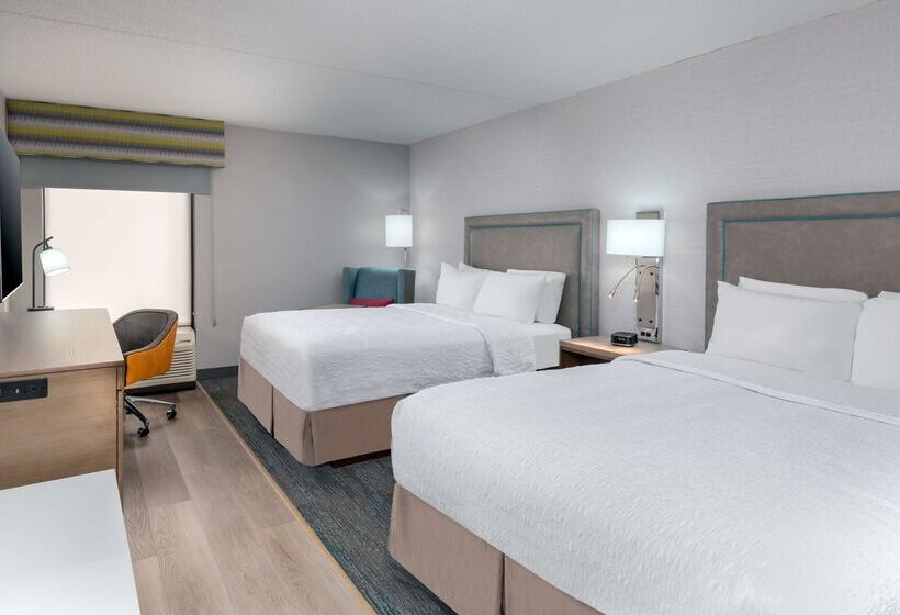 هتل Hampton Inn Hartford/airport