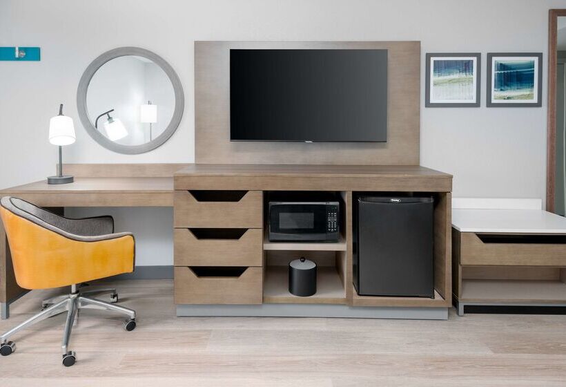 هتل Hampton Inn Hartford/airport