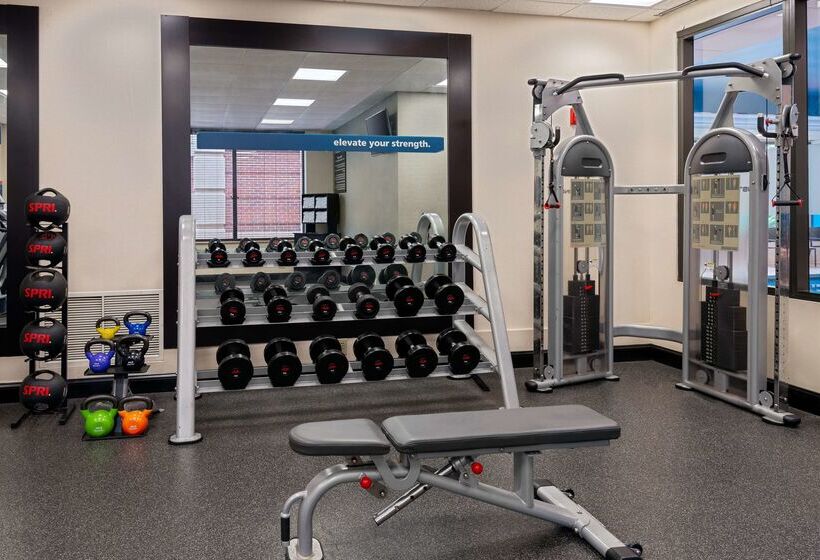 هتل Hampton Inn Hartford/airport