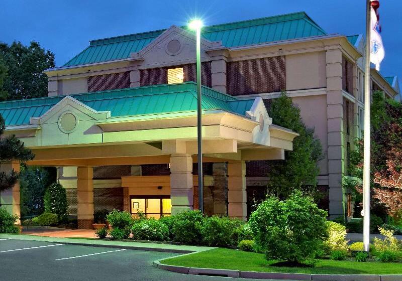 هتل Hampton Inn Hartford/airport