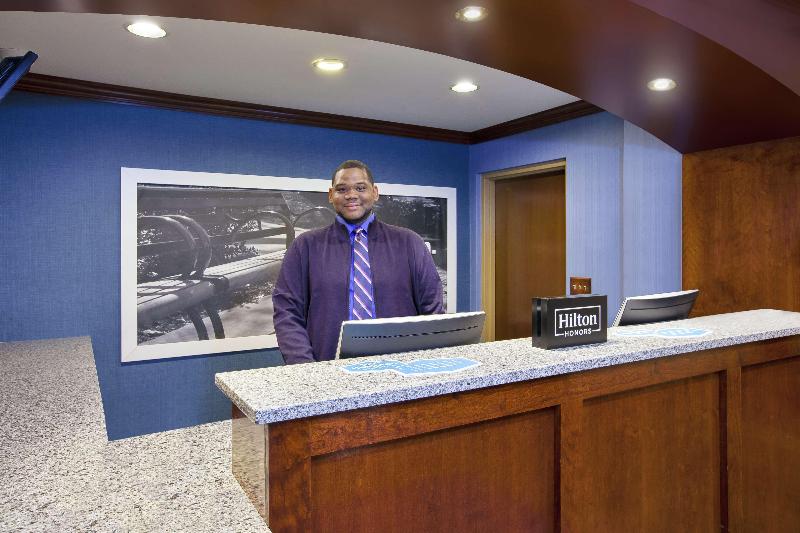 هتل Hampton Inn Hartford/airport