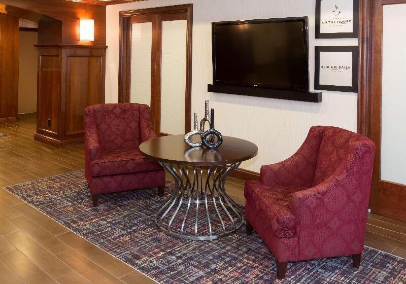 هتل Hampton Inn Hartford/airport