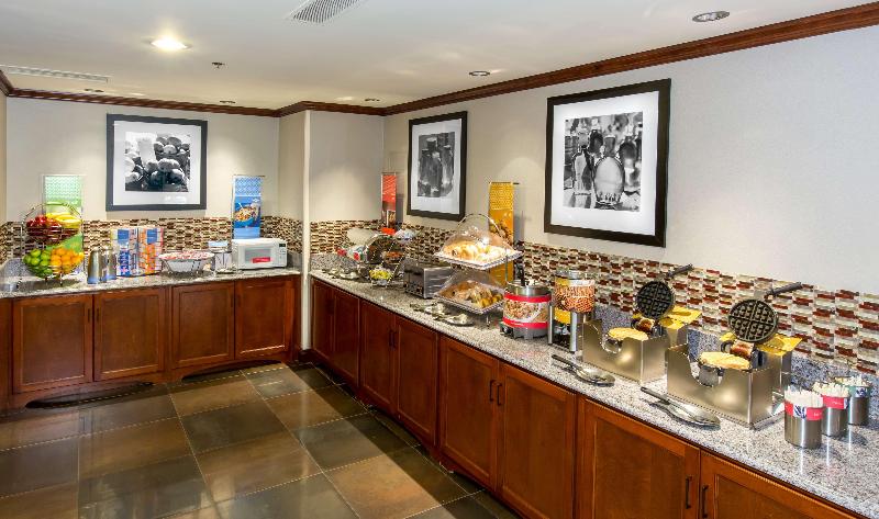 هتل Hampton Inn Hartford/airport