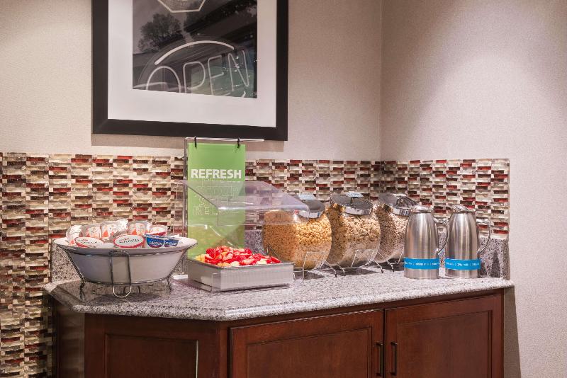 هتل Hampton Inn Hartford/airport