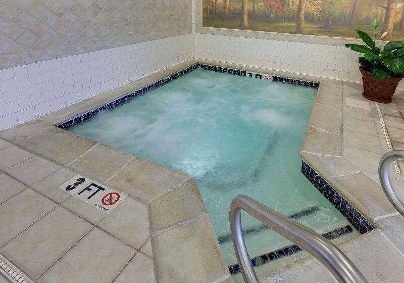 هتل Hampton Inn Hartford/airport