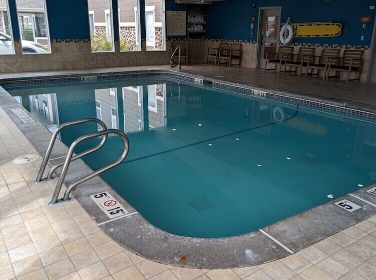 هتل Hampton Inn Helena