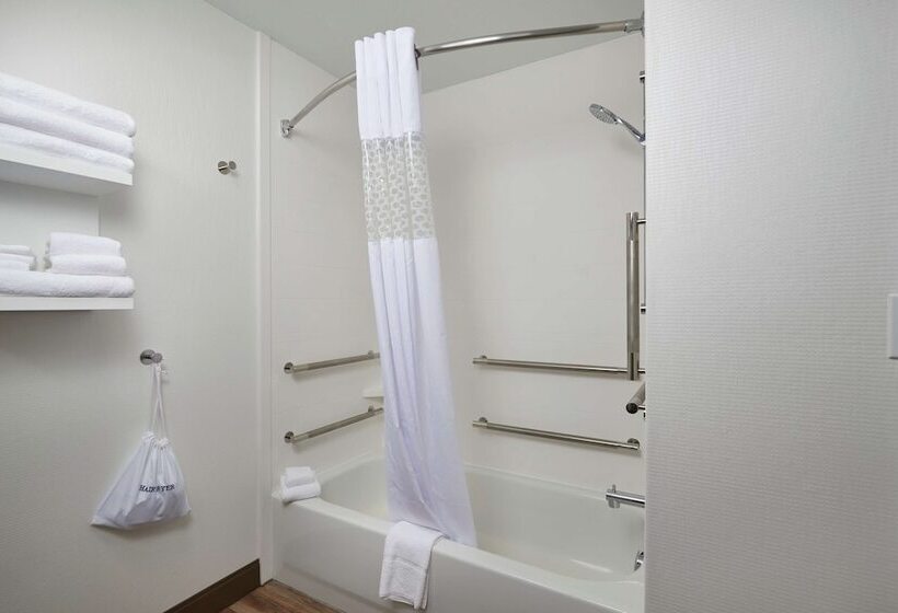 هتل Hampton Inn Helena