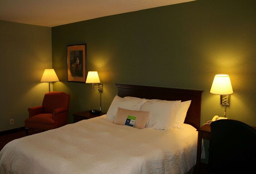 فندق Hampton Inn Hillsville