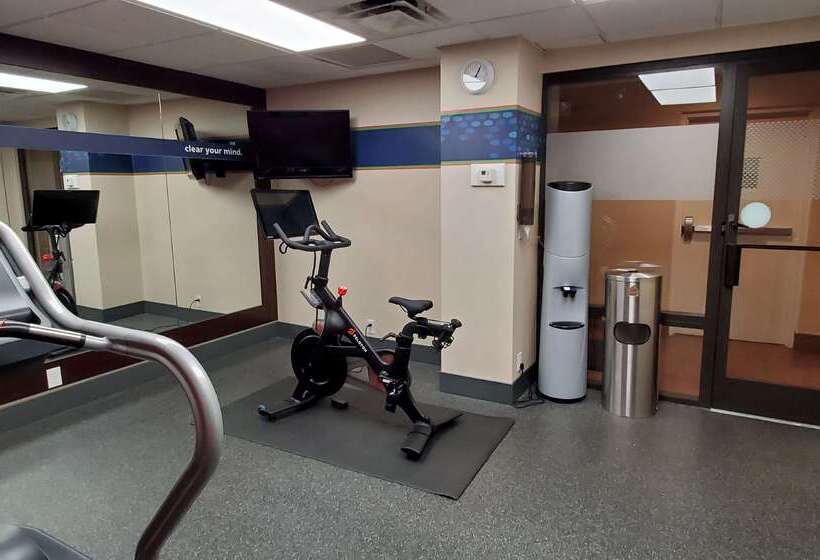 فندق Hampton Inn Hillsville